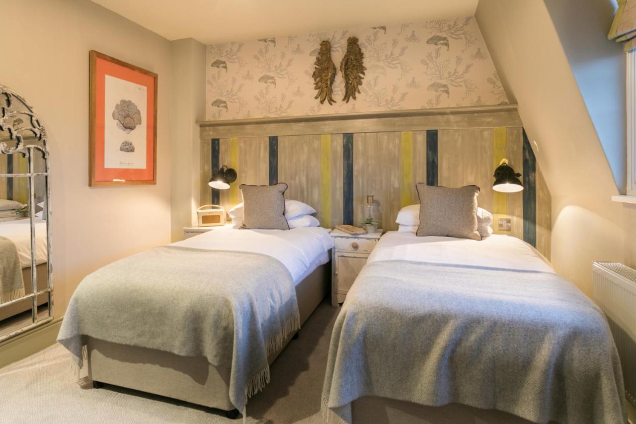 The Angel & Blue Pig Hotel Lymington Bagian luar foto