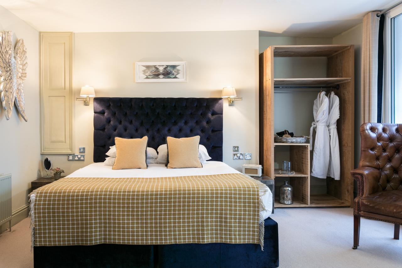 The Angel & Blue Pig Hotel Lymington Bagian luar foto